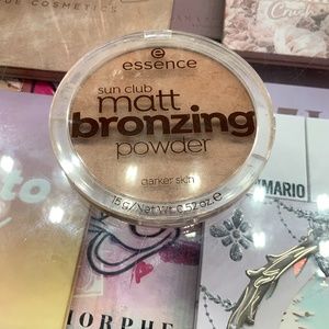 Essence  Matt bronzing powder